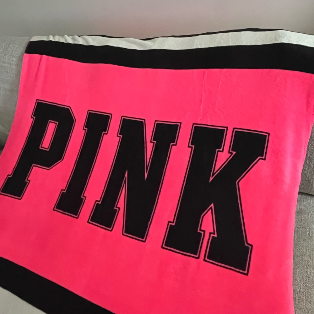 Victoria's Secret Pink 50" x 60" Cozy Fleece Blanket  PINK Logo  VS PINK  throw
